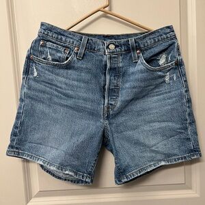 Levi’s 501 mid thigh shorts